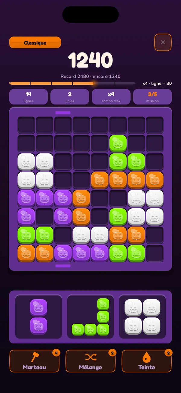 Jeu de blocs Stakko en partie : la grille 8×8, les trois pièces à poser et un aperçu de ligne pure